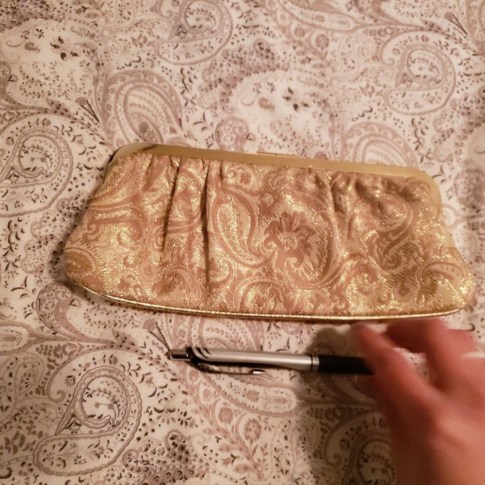 Express gold clutch